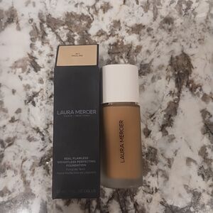 Laura Mercier Real Flawless Weightless Perfecting Foundation - 4C1 Praline, New